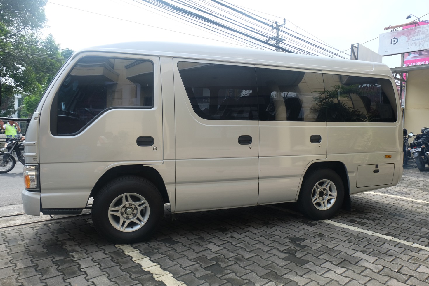 Isuzu Elf